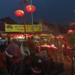 Puluhan pengemis memadati Kelenteng Boen Tek Bio Tangerang menjelang perayaan Imlek