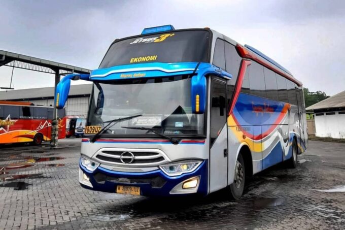 Armada bus PO Sugeng Rahayu dengan julukan raja jalanan Jawa Timur