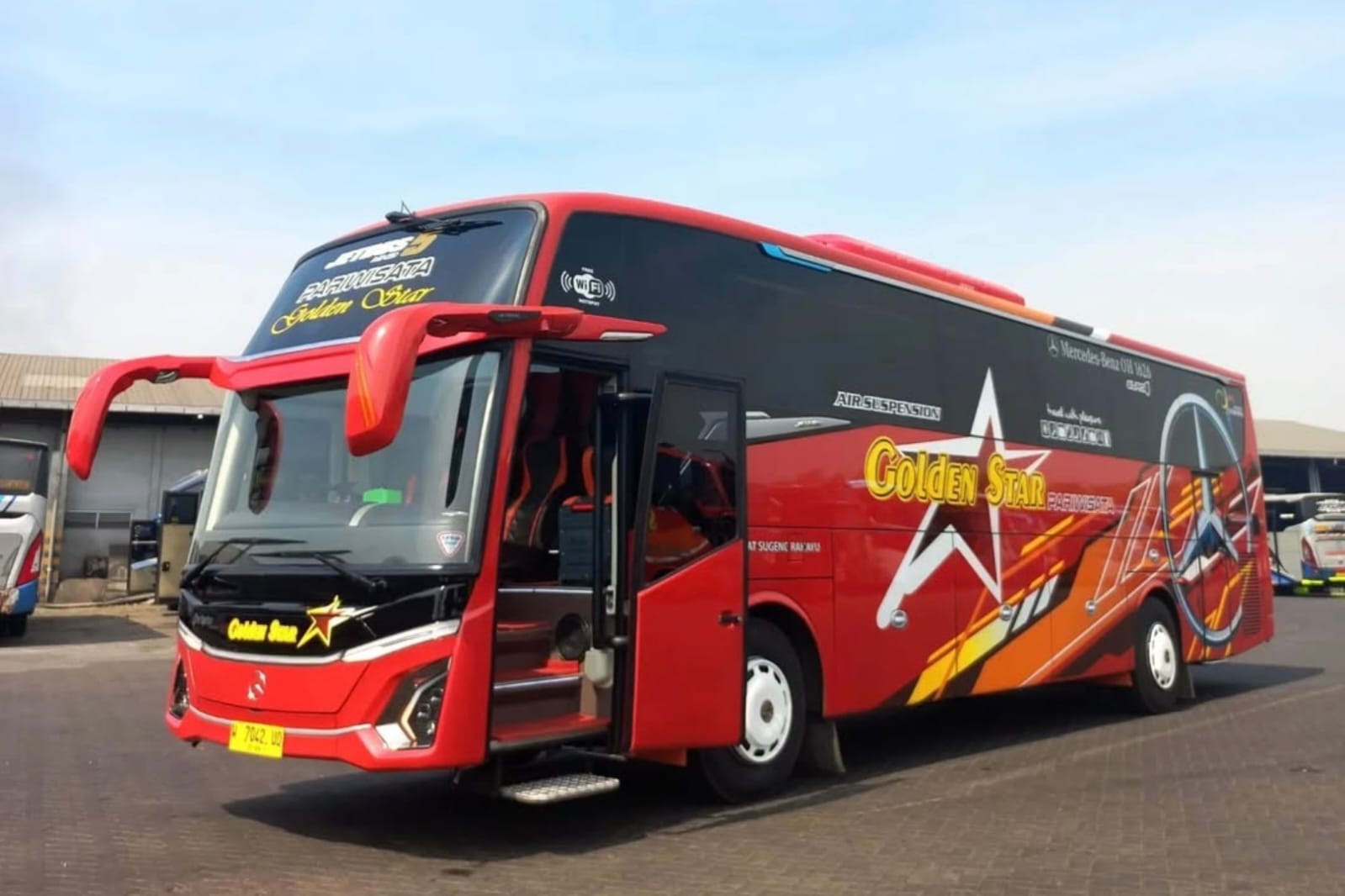 Mercedes Benz Milik PO Sugeng Rahayu