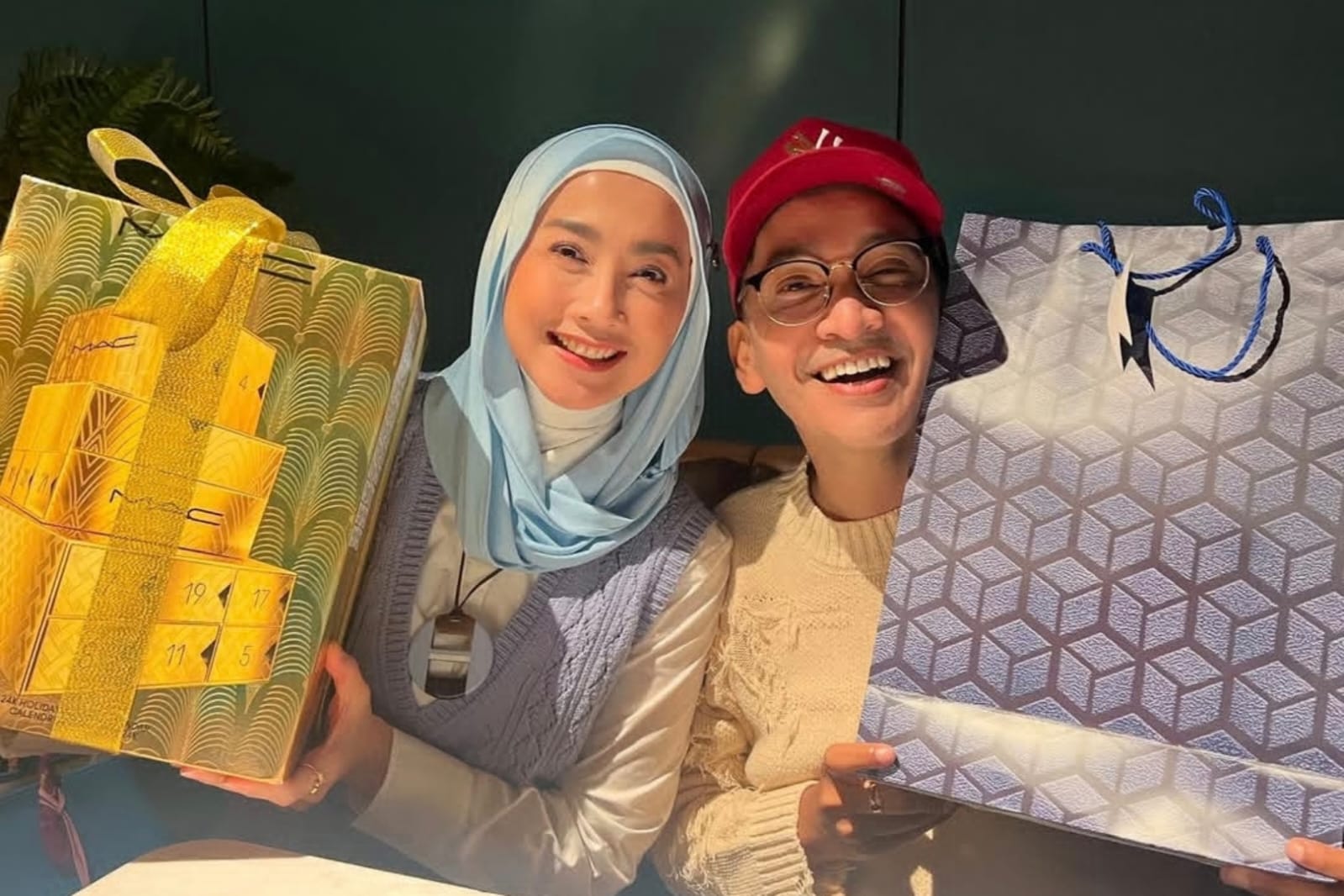 Desy Ratnasari ungkap kedekatannya