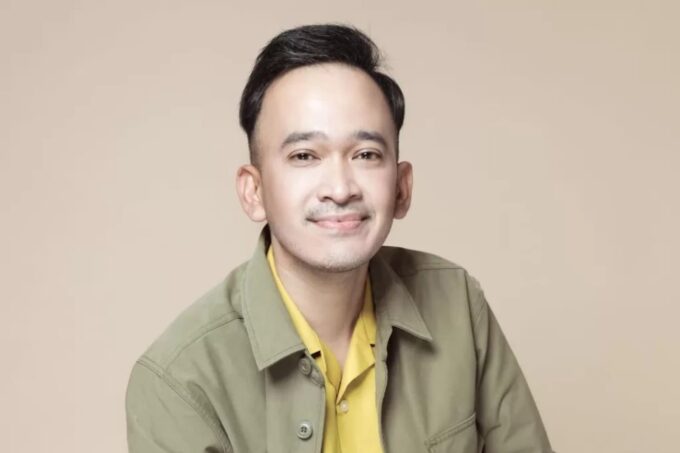 Ruben Onsu mengungkap perjalanan spiritualnya menuju Islam dengan dukungan besar dari Lesti Kejora. Kisah penuh inspirasi tentang semangat dan persahabatan dalam perjalanan religi yang mendalam