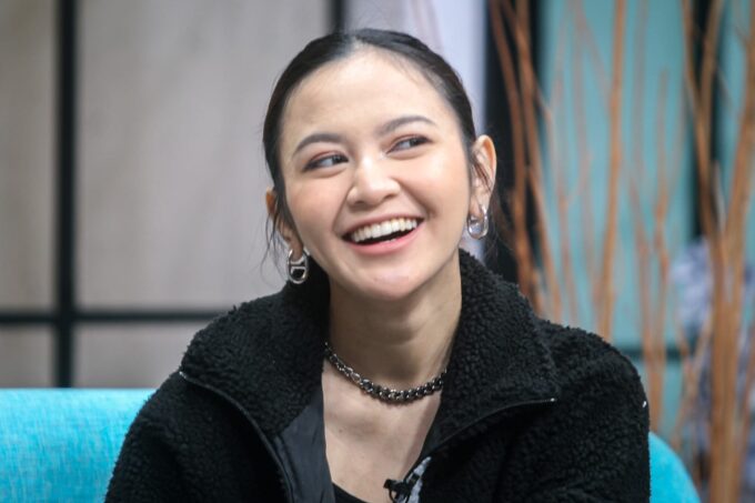 Penyanyi populer Mahalini Raharja mengungkapkan keputusannya untuk tidak mempublikasikan wajah anaknya ke media sosial atau publik setelah melahirkan nanti.