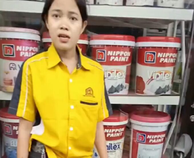 karyawan toko ojek online