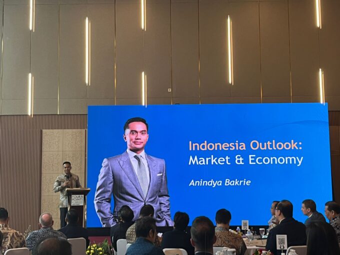 Ketua Umum Kadin Indonesia Anindya Bakrie dalam acara Mayapada Group Executive Gathering 2025