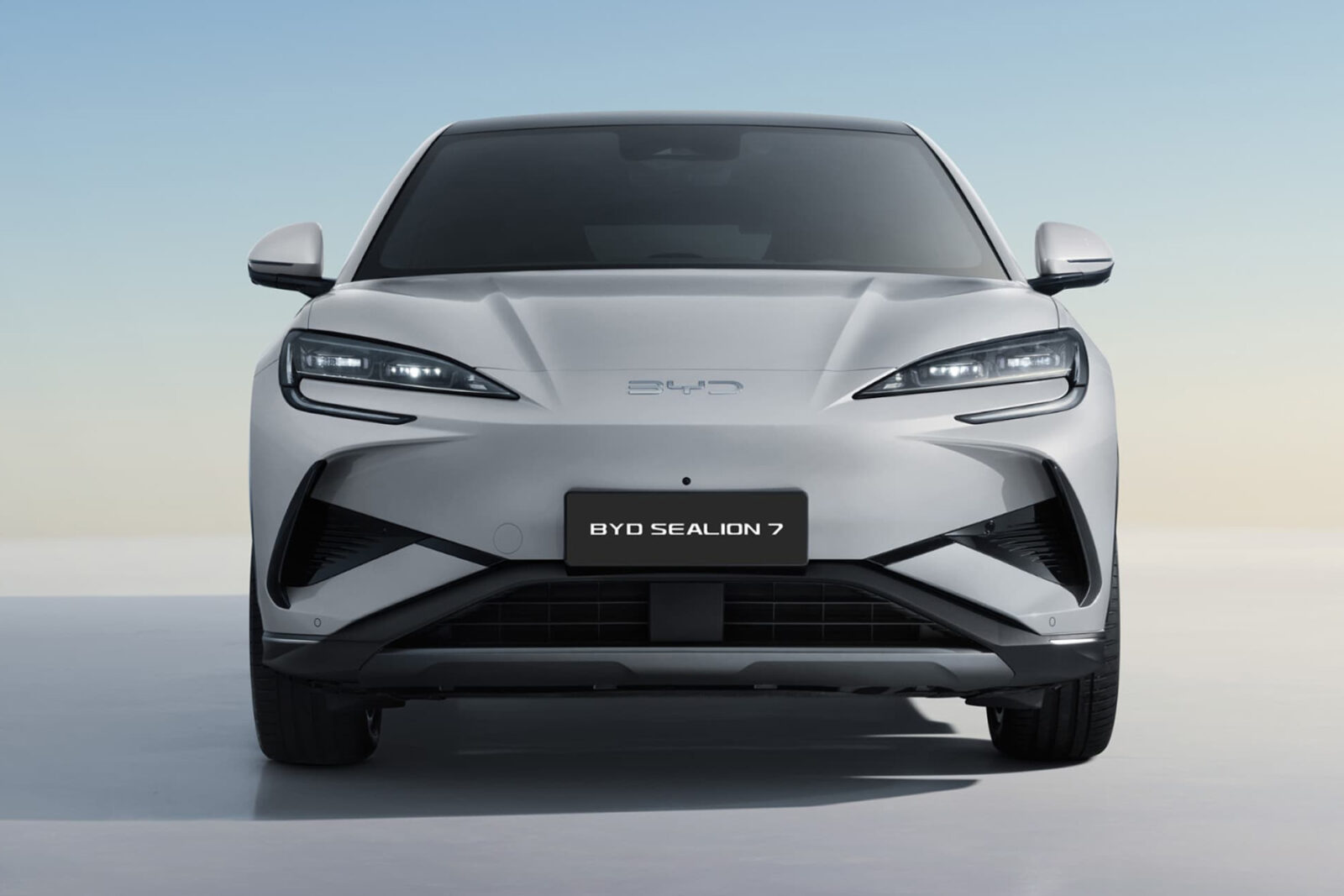 Meluncur di IIMS 2025! BYD Sealion 7 SUV Listrik yang Bisa Jadi Power Bank Berjalan