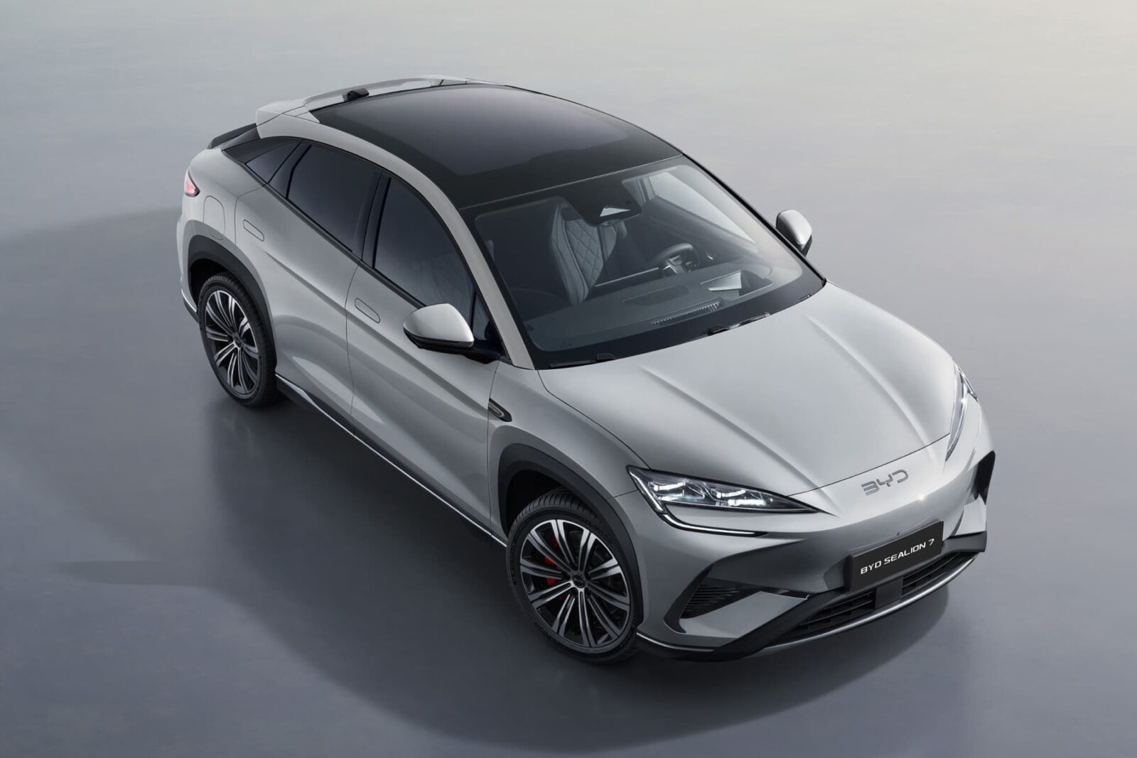 SUV Listrik Ini Bisa Tempuh 567 Km Sekali Cas! BYD Sealion 7 Tantang Tesla Model Y