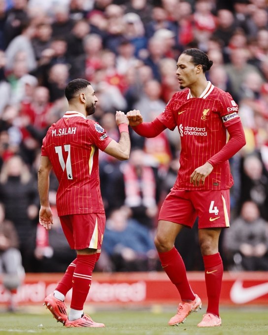 Liverpool sukses mengalahkan Southampton 3-1 dalam laga Liga Premier Inggris 2024/25. Mohamed Salah mencetak dua gol penalti, sementara Darwin Nunez menyumbang satu gol.