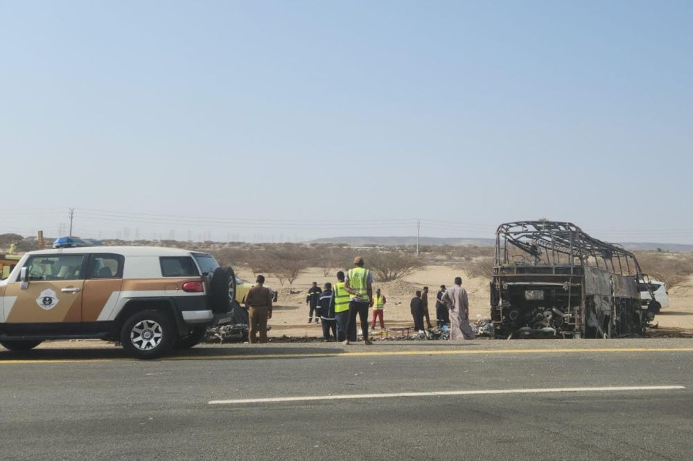 Tragedi kecelakaan bus di Arab Saudi menewaskan enam jamaah umrah asal Indonesia. Simak kronologi lengkap dan informasi pemakaman korban.