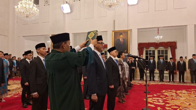 Presiden Prabowo Resmi Lantik 31 Duta Besar RI di Istana Negara