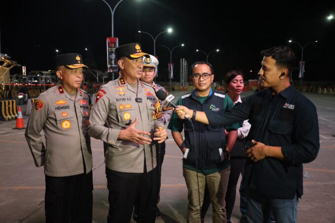 Peningkatan volume kendaraan di Pelabuhan Merak teratasi dengan rekayasa lalu lintas, memastikan arus mudik tetap lancar dan perjalanan lebih nyaman