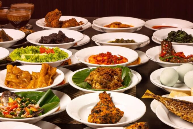 Foto hidangan masakan Padang Rumah Makan Sederhana