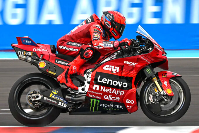 Marc Marquez Kuasai MotoGP Argentina 2025, Kalahkan Alex Marquez dalam Balapan Sengit