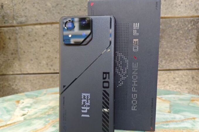 Tampilan ponsel gaming ASUS ROG Phone 9 FE. (ANTARA/Farhan Arda Nugraha)