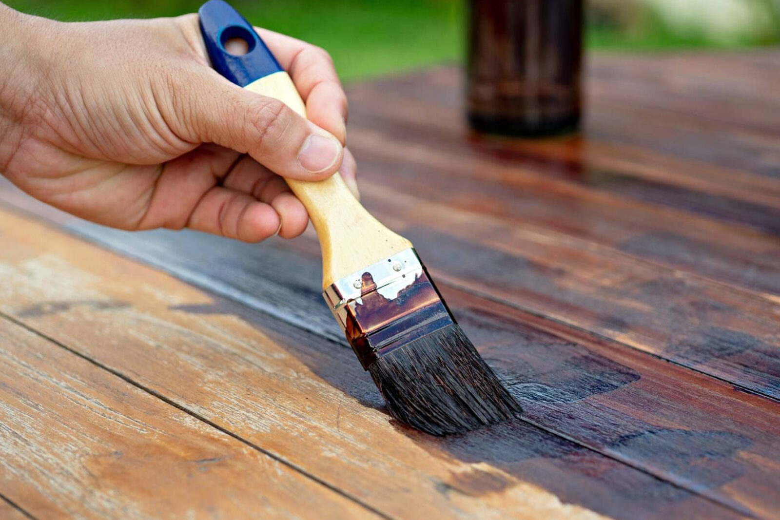 Rekomendasi dan Tips Memilih Cat Kayu yang Bagus