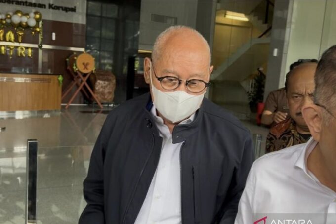 Mantan anggota Dewan Pertimbangan Presiden (Wantimpres) masa pemerintahan presiden ke-7 RI Joko Widodo, Djan Faridz, diperiksa penyidik Komisi Pemberantasan Korupsi di Gedung Merah Putih KPK, Jakarta, Rabu (26/3/2025). ANTARA/Fianda Sjofjan Rassat