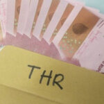 Cara Cerdas Kelola Uang THR Agar Tidak Hanya Sekadar Lewat