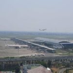 Sejumlah pesawat penerbangan saat melakukan lepas landas di kawasan Bandara Internasional Soekarno-Hatta, Tangerang, Banten. ANTARA/Azmi Samsul Maarif
