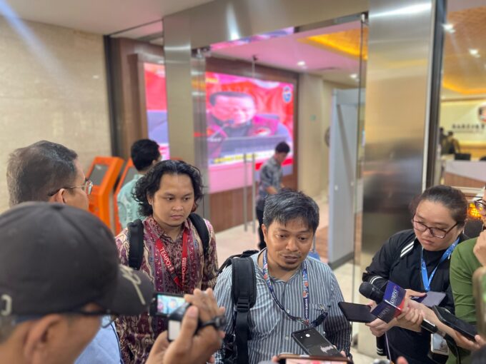 Komite Keselamatan Jurnalis (KKJ) melaporkan teror kiriman kepala babi yang ditujukan kepada jurnalis Tempo ke Bareskrim Polri.