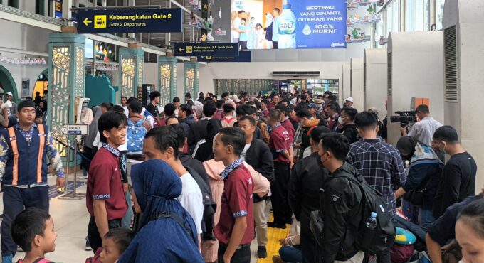 Puncak Arus Mudik: 48.394 Tiket Kereta Terjual di Stasiun Gambir dan Pasar Senen