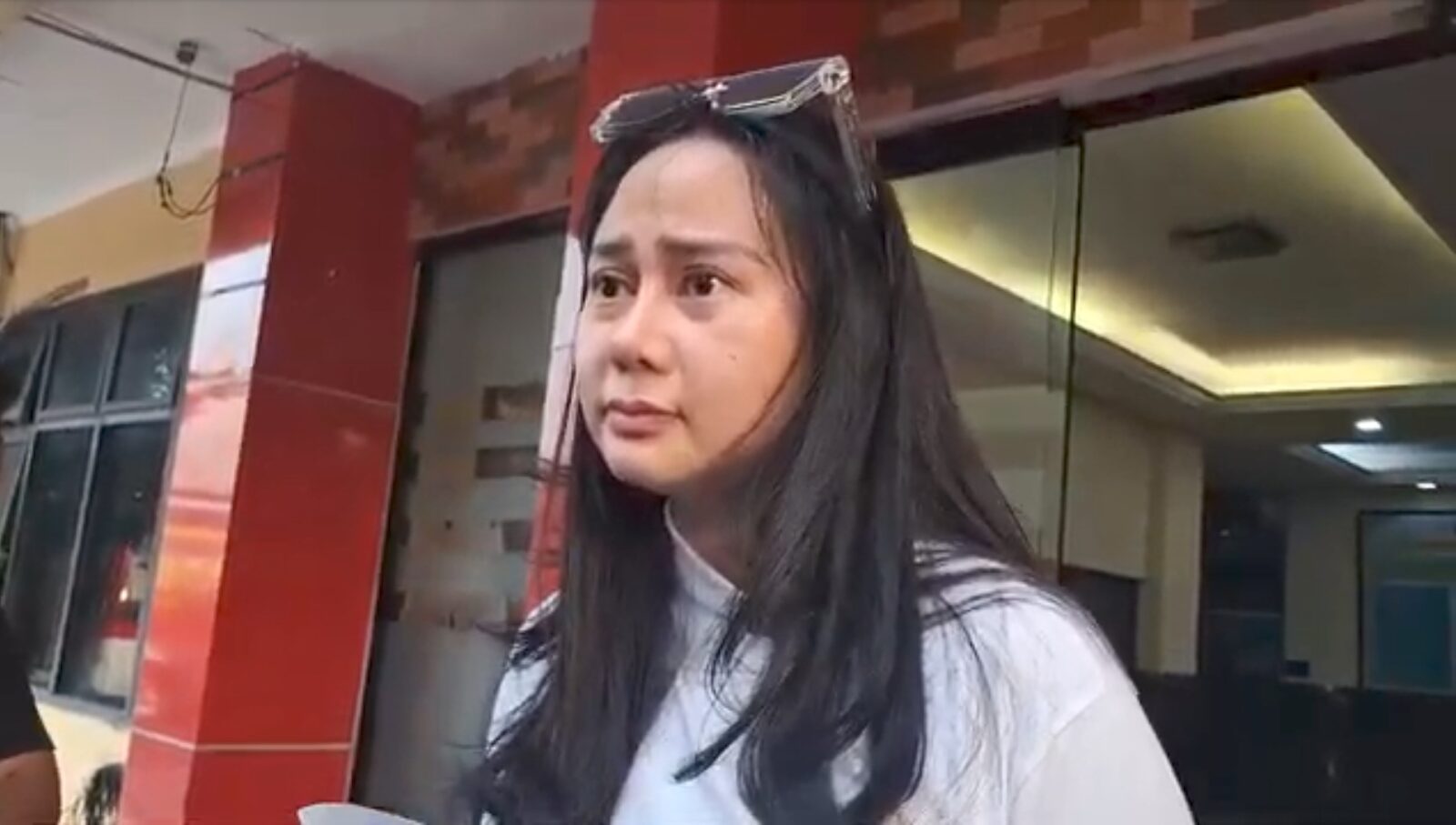 Denise Chariesta melaporkan dua mantan karyawannya atas dugaan penggelapan dalam bisnis piyama senilai Rp200 juta