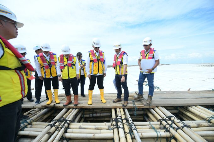 Kementerian Pekerjaan Umum tengah mengkaji potensi land development sebagai alternatif pendanaan proyek jalan tol tanpa bergantung pada APBN, sambil memperkuat skema Kerja Sama Pemerintah dan Badan Usaha (KPBU)