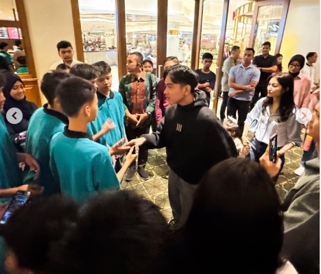 Wakil Presiden Gibran Rakabuming mengajak 168 anak yatim menonton film Jumbo sebagai bentuk edukasi karakter melalui media hiburan. Film ini menyampaikan pesan penting tentang keberanian, empati, dan kekuatan diri.