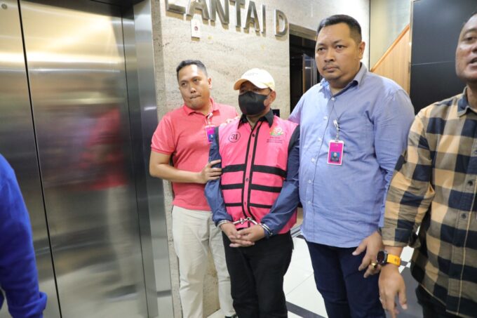 Kejagung ajukan kasasi atas vonis lepas tiga korporasi dalam kasus korupsi CPO, terungkap dugaan suap Rp60 miliar di balik putusan.