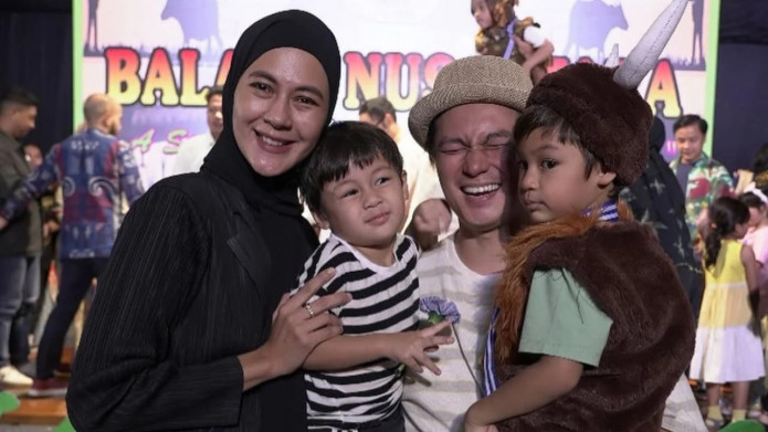 Baim Wong dan Paula Verhoeven resmi bercerai. Hak asuh anak dijalankan bersama, dan Paula menerima mut'ah Rp1 miliar usai persidangan