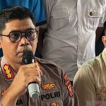Kabid Humas Polda Jabar Kombes Polisi Hendra Rochmawan saat ungkap kasus pemerkosaan terhadap keluarga pasien di Kota Bandung, Jawa Barat, Rabu (9/4/2025). (ANTARA/Rubby Jovan)