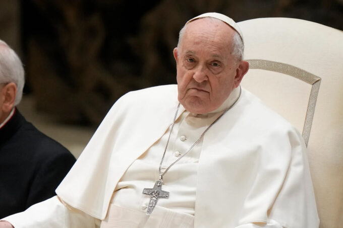 BREAKING NEWS! Paus Fransiskus Meninggal Dunia di Usia 88 Tahun