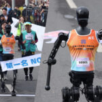 China Gelar Half Marathon Robot Humanoid dan Manusia