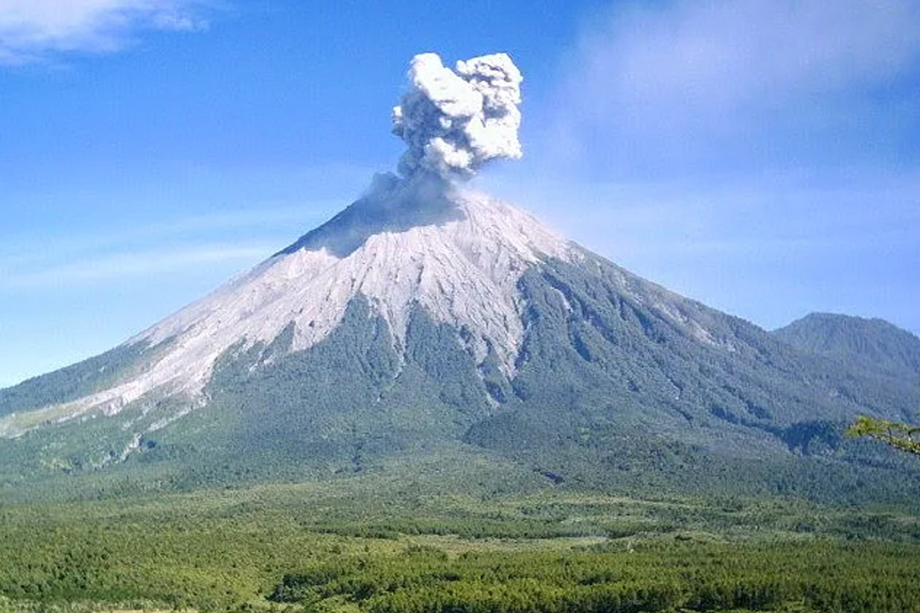 Gunung Semeru