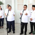 Gubernur Banten Andra Soni dan Gubernur DK Jakarta Pramono Anung dalam Jumpa Pers di Balai Kota Jakarta. (Rikhi Ferdian)