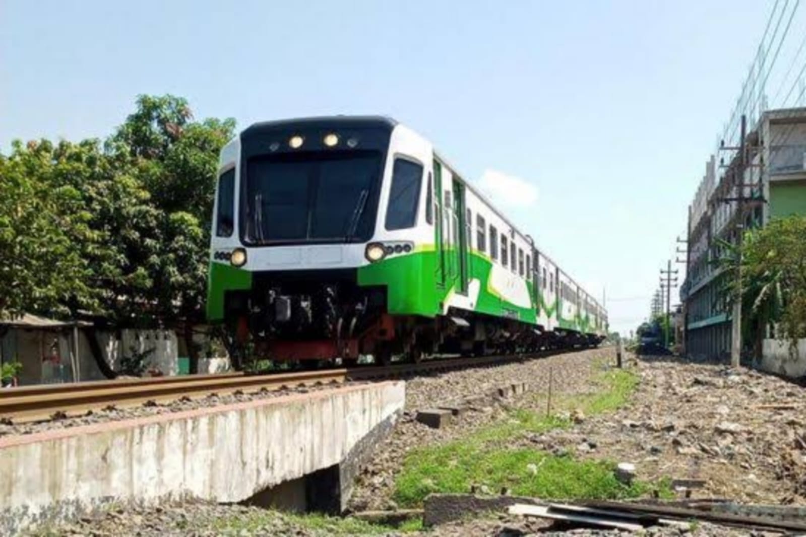 Kereta Api Jenggala buatan PT KAI (Persero)