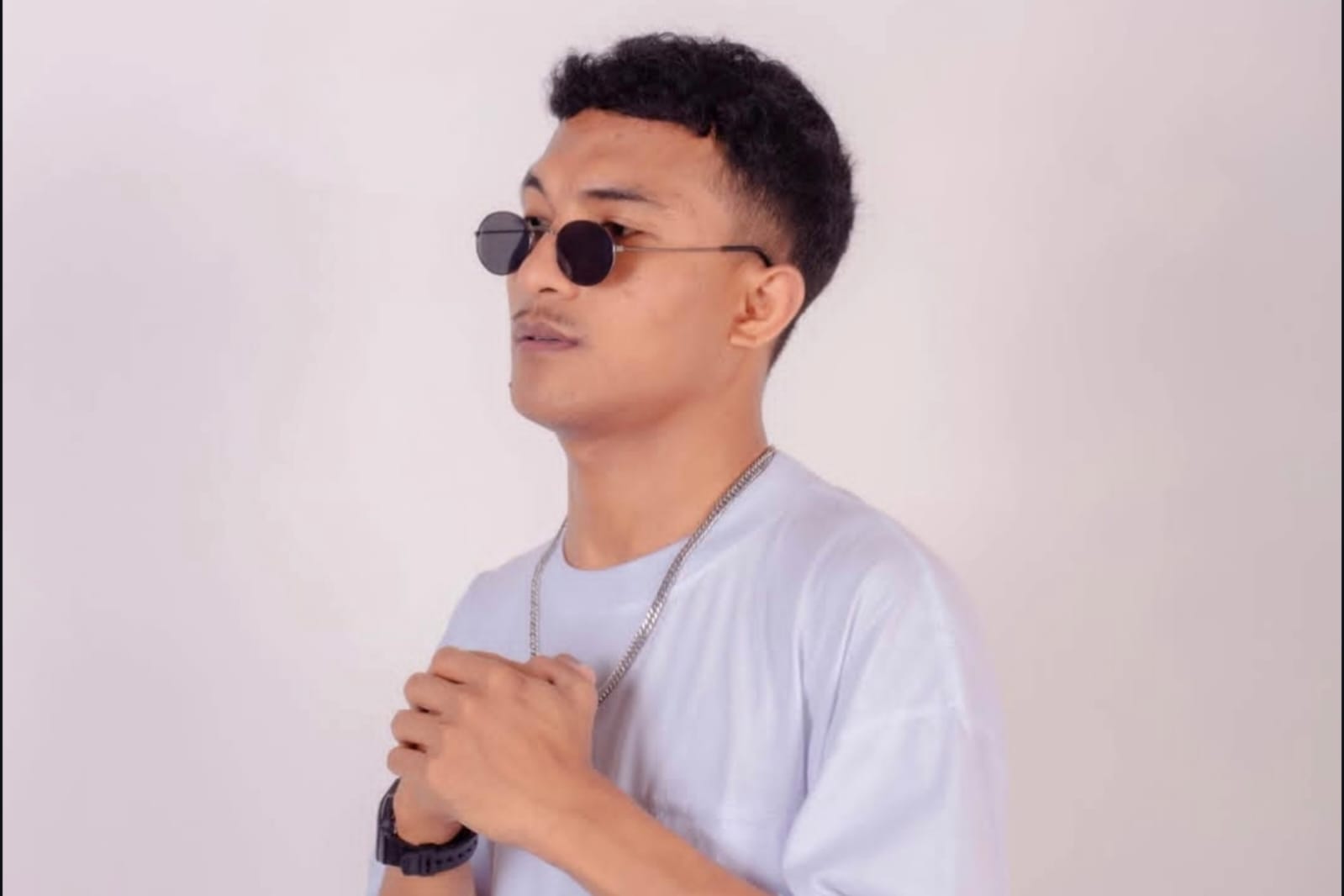 Faris Adam Melejit Lewat Lagu Stecu Stecu