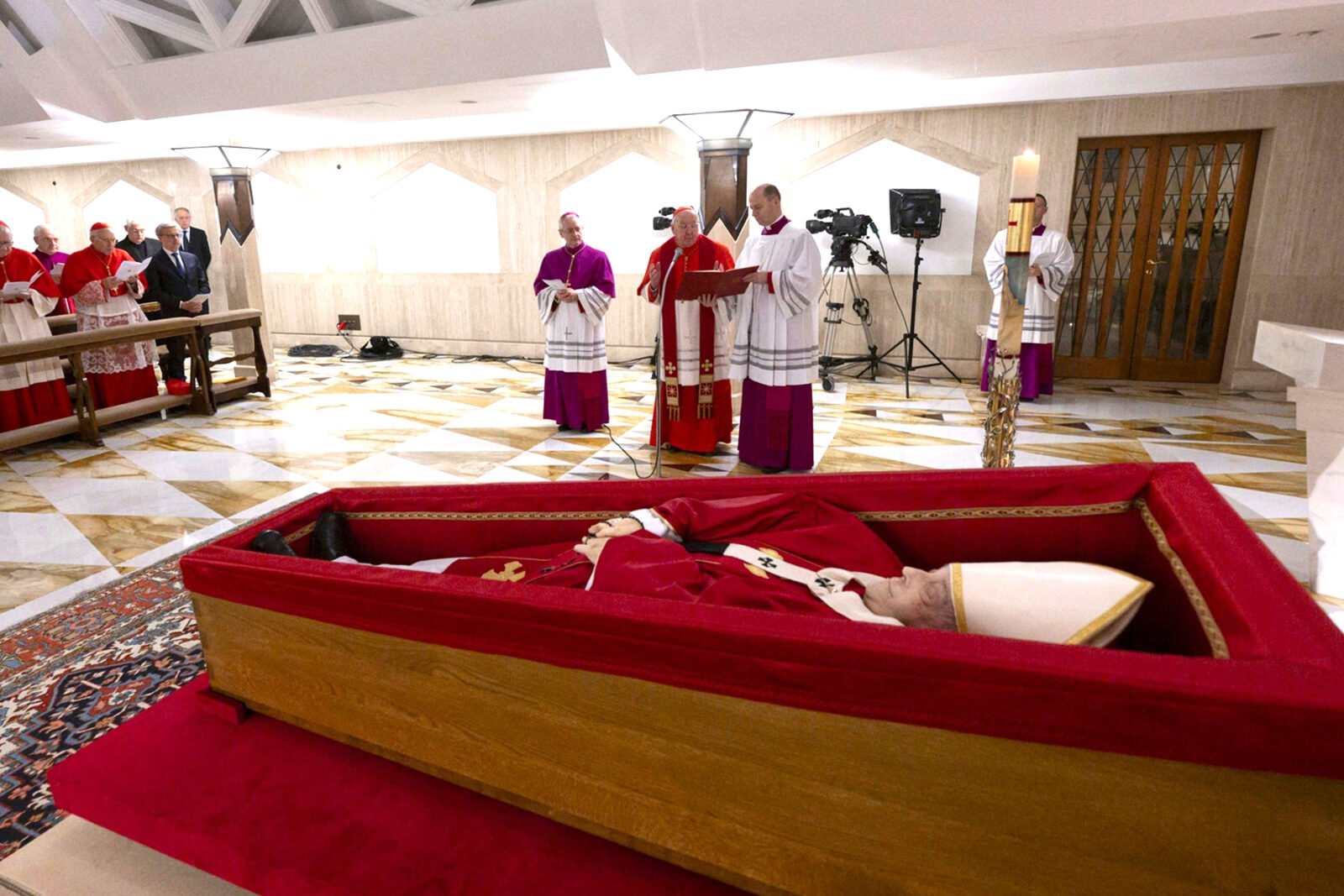 Jenazah Paus Fransiskus Akan Disemayamkan di Basilika Santo Petrus