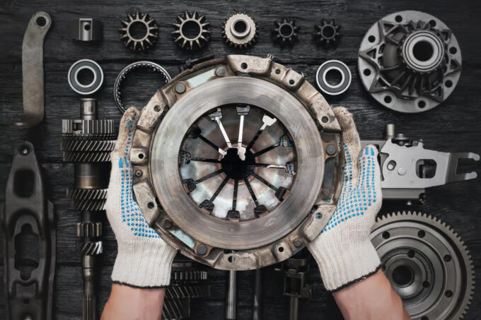 Kopling Mobil Keras? Kenali Penyebab, Dampak, dan Cara Mengatasinya