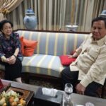 Presiden Prabowo Subianto dan Megawati Soekarnoputri di kediaman Megawati, Jalan Teuku Umar, Jakarta, Senin 7 April 2025. (X/@bang_dasco)