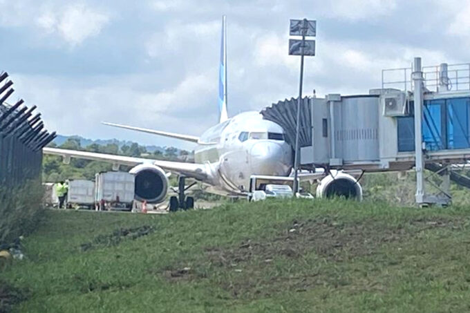 Viral Ban Pesawat Garuda Indonesia Lepas Saat Mendarat di Tanjungpinang
