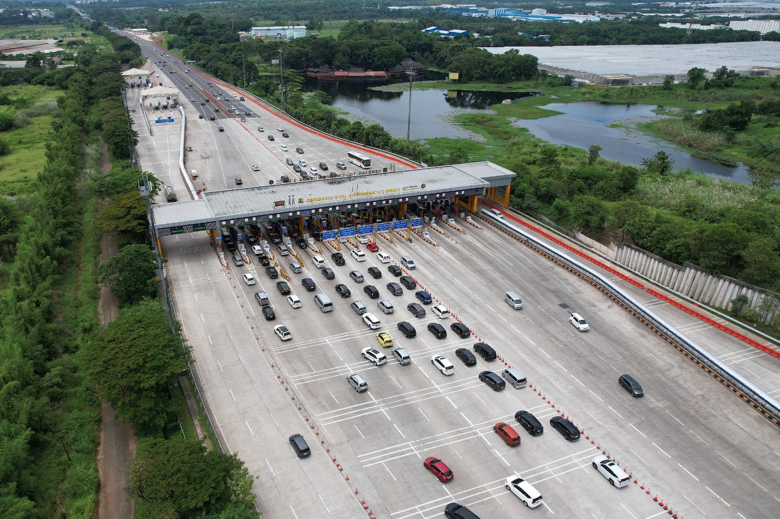 Diskon Tarif Tol Trans Jawa dan Sumatera Berlaku Mulai Kamis hingga Sabtu