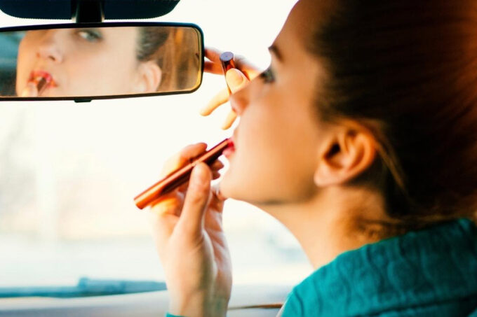 skincare atau makeup