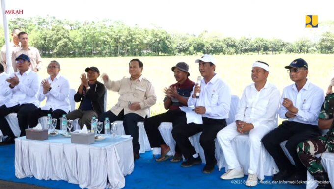 Presiden RI Prabowo Subianto berkelakar banyak orang pintar yang justru tidak menjadi apa-apa