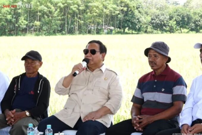 Presiden Prabowo Subianto - tengah- (ANTARA/Livia Kristianti)