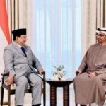 Presiden RI Prabowo Subianto (kiri) dan Presiden Uni Emirat Arab (UAE) Sheikh Mohamed bin Zayed (MBZ) Al Nahyan bertemu di Istana Qasr Al Shatie, Abu Dhabi, Rabu (9/4/2025).