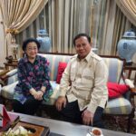 Presiden Prabowo Subianto bertemu Megawati Soekarnoputri di kediaman Megawati, Jalan Teuku Umar, Jakarta, pada Senin (7/4) malam