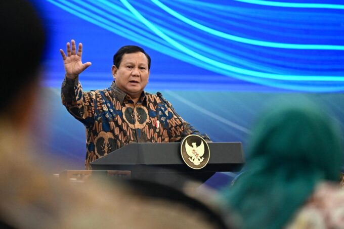 Presiden Prabowo Subianto meminta agar kuota impor terutama terhadap komoditas yang menyangkut hajat hidup orang banyak untuk dihapuskan.