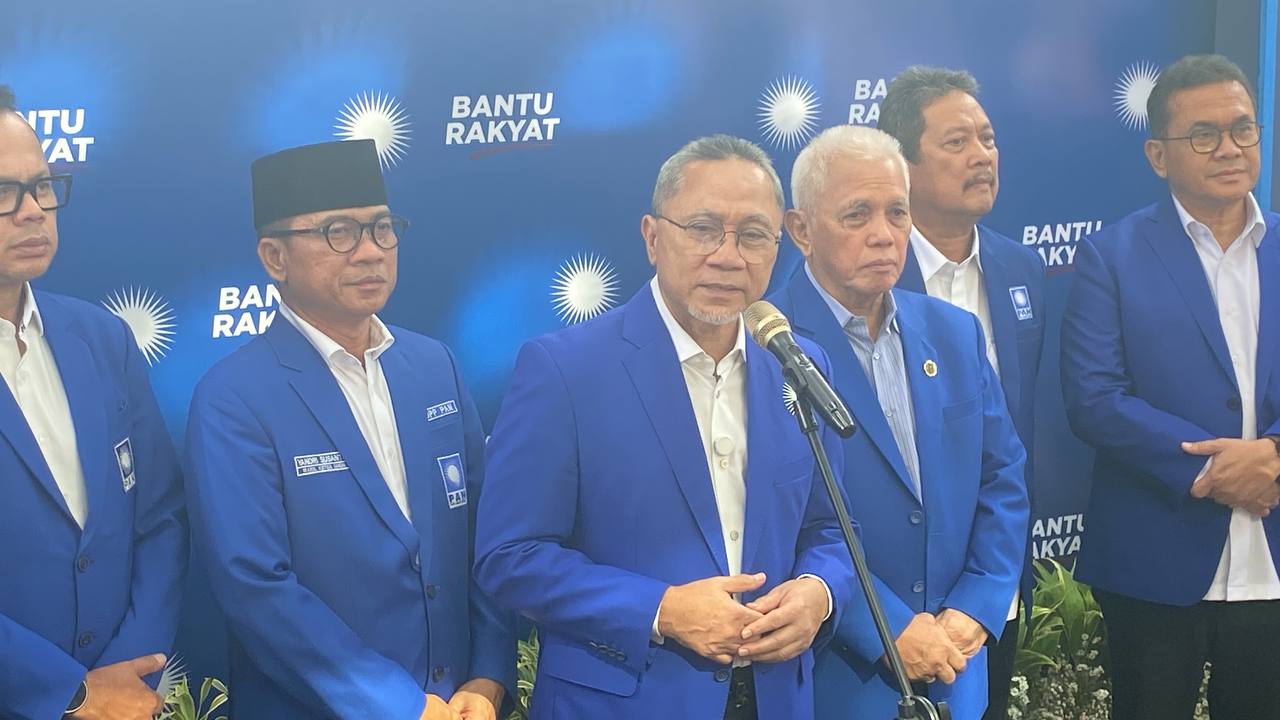 Ketua Umum Partai Amanat Nasional (PAN), Zulkifli Hasan (Zulhas), memberikan sinyal kuat bahwa partainya akan mendukung Ketua Umum Partai Gerindra, Prabowo Subianto, untuk maju kembali di ajang Pemilihan Presiden (Pilpres) 2029. 