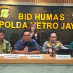 Direktorat Reserse Siber Polda Metro Jaya mengungkap jaringan kejahatan penipuan online internasional dengan modus aplikasi saham fiktif.