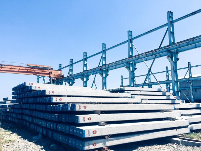 Waskita Beton Rampungkan Pengiriman Square Pile untuk Proyek Kantor MRP Papua Selatan