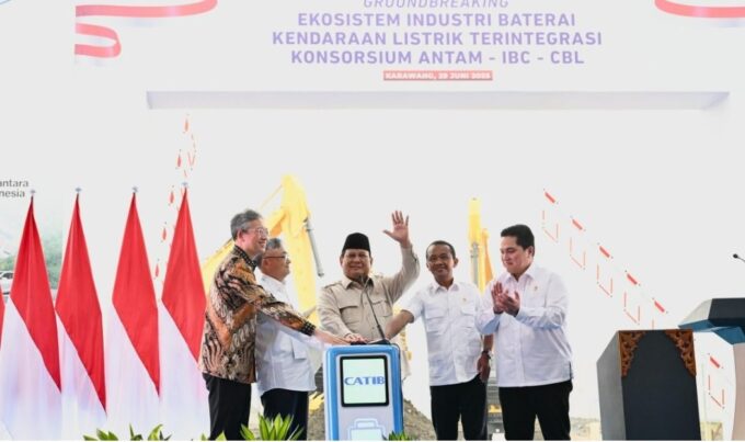 Investasi Rp100 T Pabrik Baterai: Peluang atau Masalah Baru?